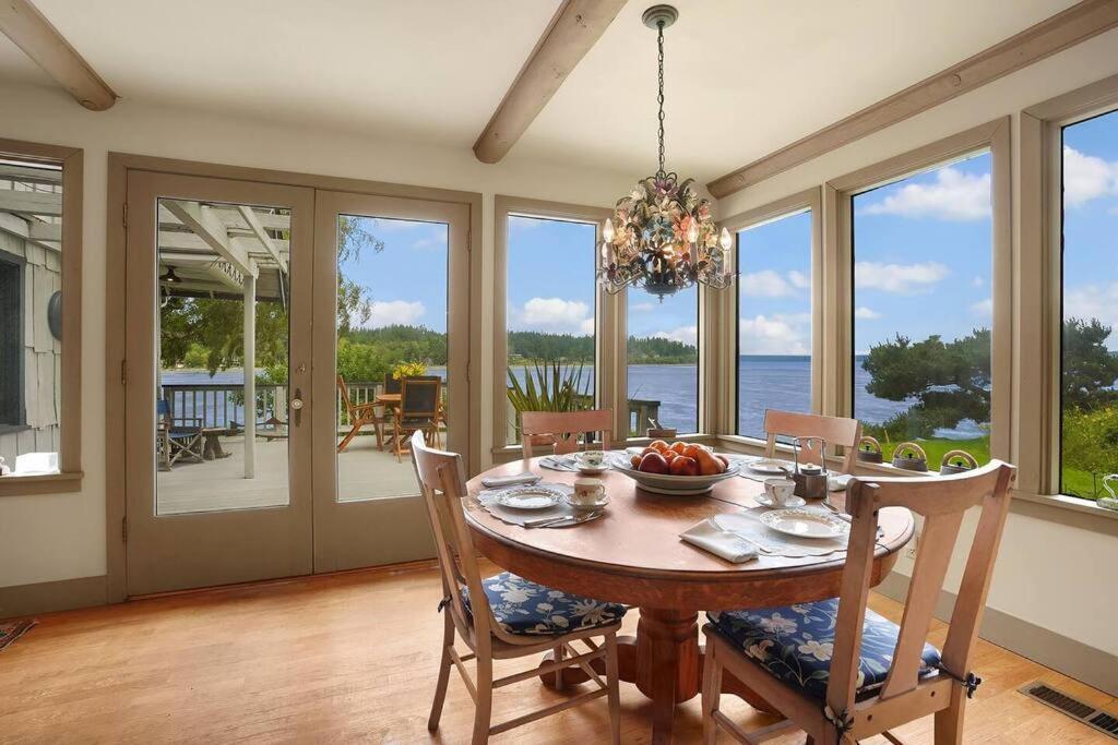 Murden Cove Waterfront Retreat: 3Br Oasis & Kayaks Villa Bainbridge Island Buitenkant foto